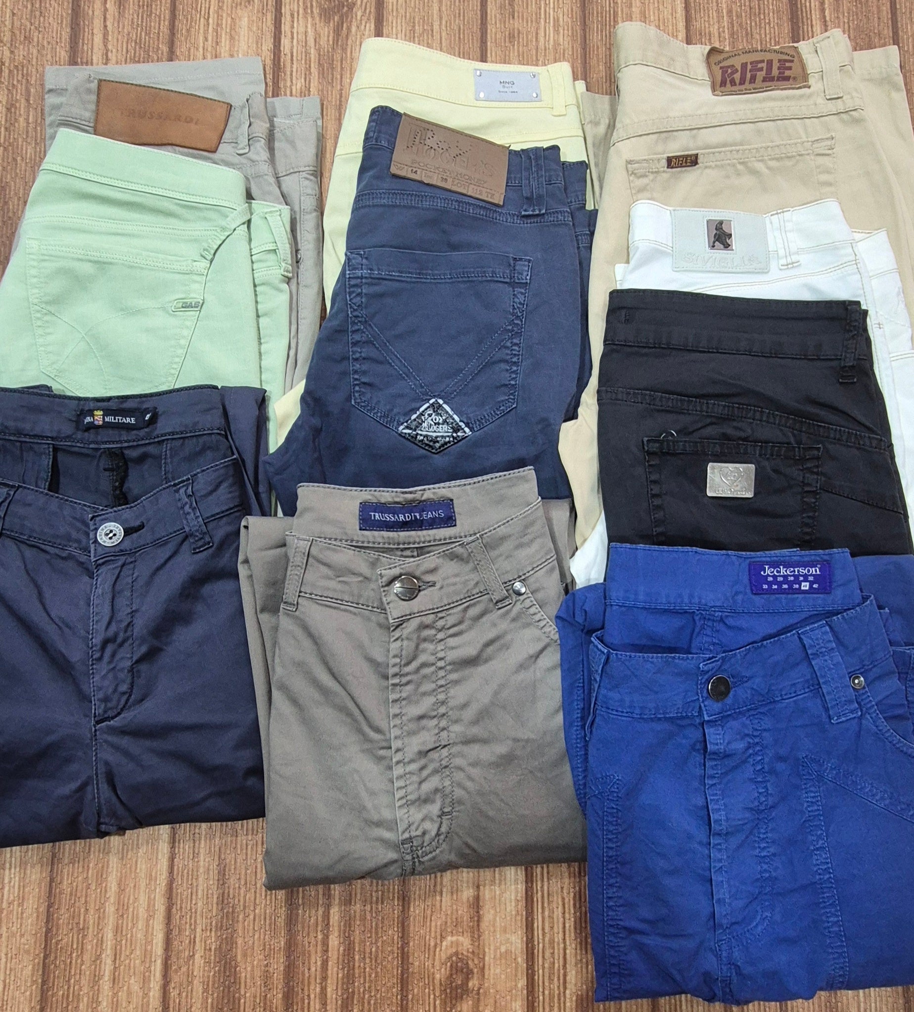 PRONTA CONSEGNA | Mystery Box Pantaloni "Grado A" – Bundle 10 Pezzi (Mix Brand & Generi)