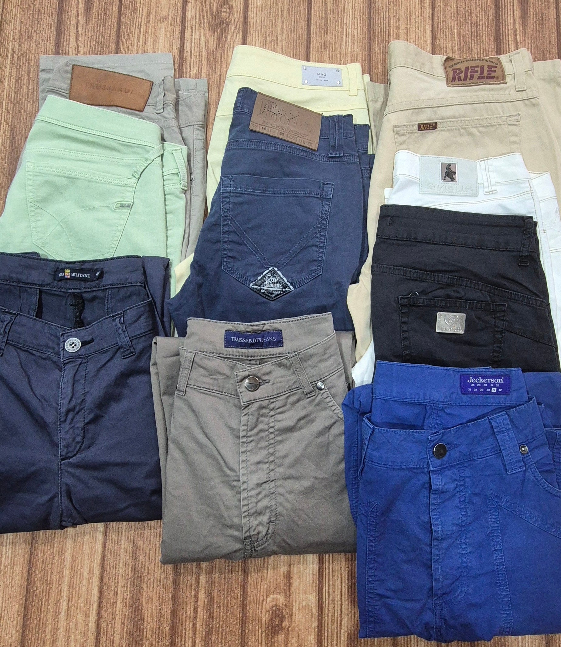 PRONTA CONSEGNA | Mystery Box Pantaloni "Grado A" – Bundle 10 Pezzi (Mix Brand & Generi)